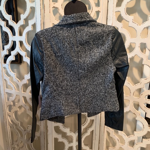 NWOT Forever 21 jacket Sz M - Picture 2 of 3